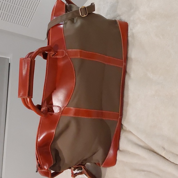 Canyon Outback Pine Canyon leather canvas duffel bag in forest green And cognac - Picture 3 of 16